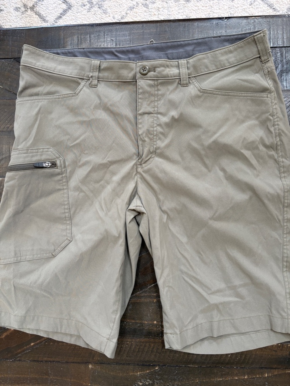 Eddie Bauer Olive Cargo Shorts with Zip Pocket